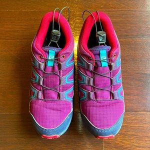 Kids Salomon Speedcross Trail Shoe Size: 1.5 Kids